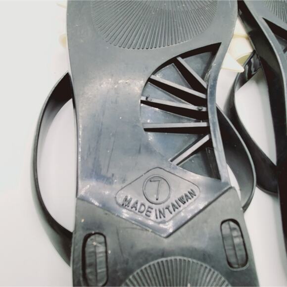 Ted Baker Vanilla Bow Black Jelly Flip Flops Size TB size 7 or 9.5 - Picture 7 of 7